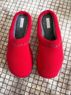 dearfoams Red Slip-On Fleece Slippers with Gray Lining
